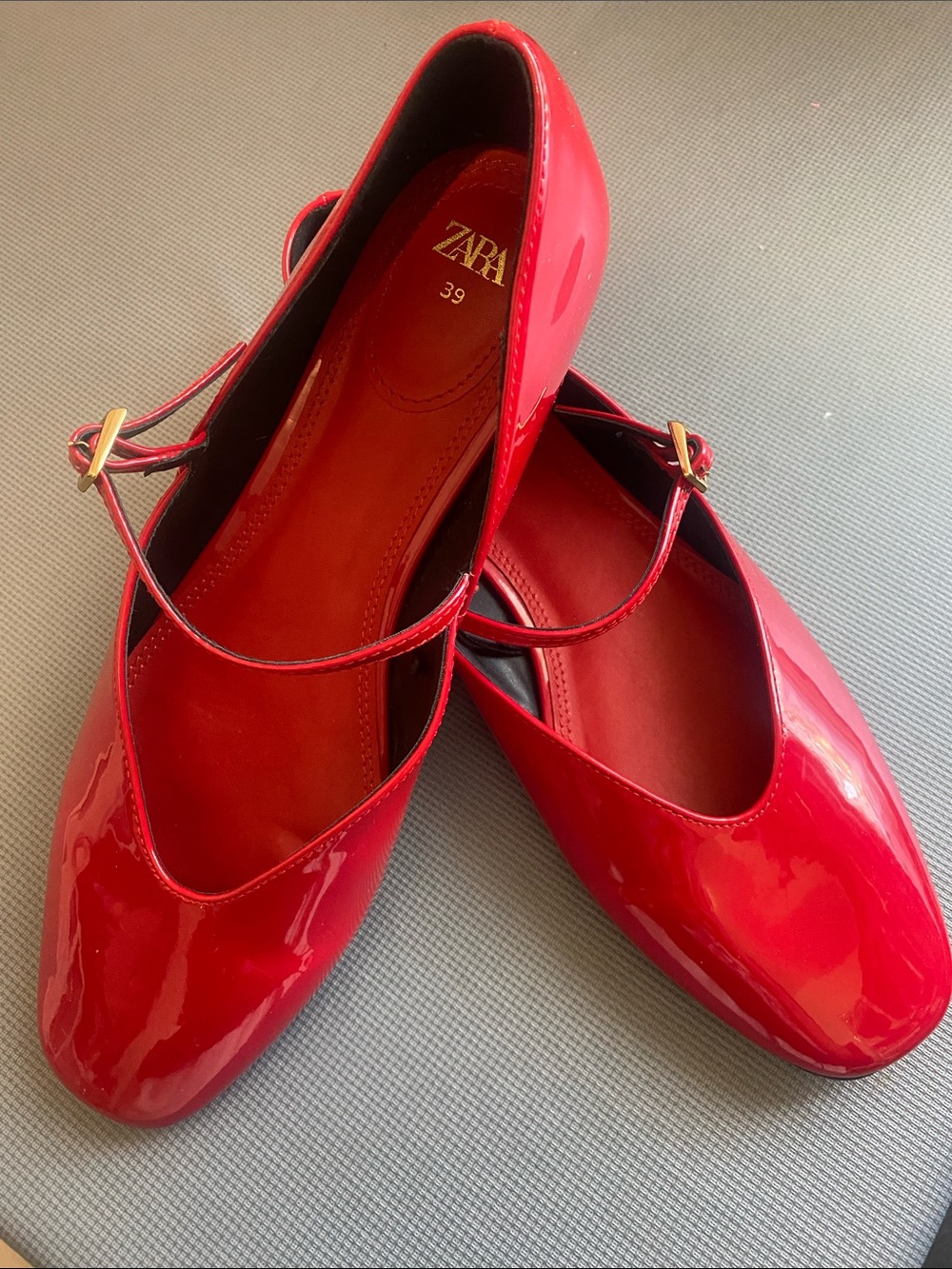 Zara Red Patent Mary Jane Flats with Buckle Strap - Picture 3 of 4